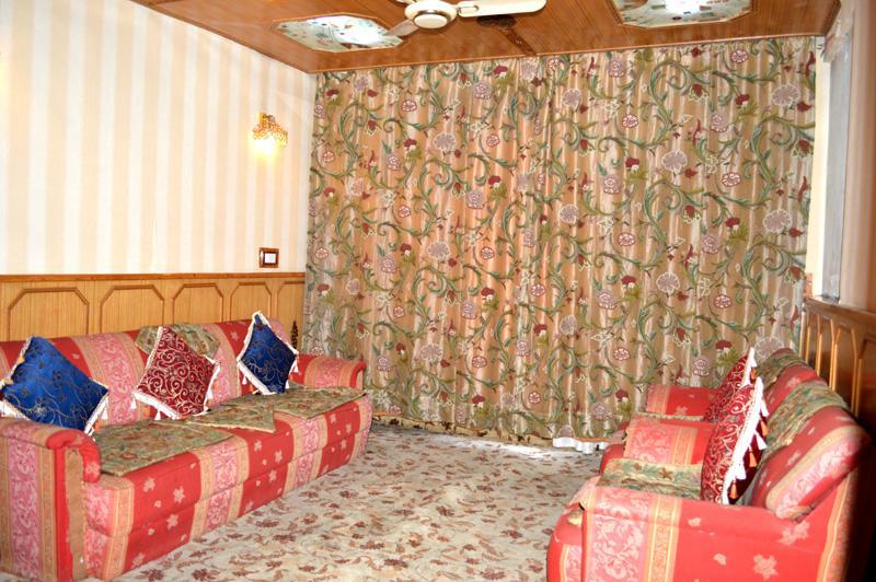 Srīnagar Shah Abbas Hotel At Dal Lake מראה חיצוני תמונה